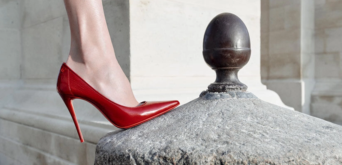 Nowości Christian Louboutin – ponadczasowe klasyki i kwiatowe printy