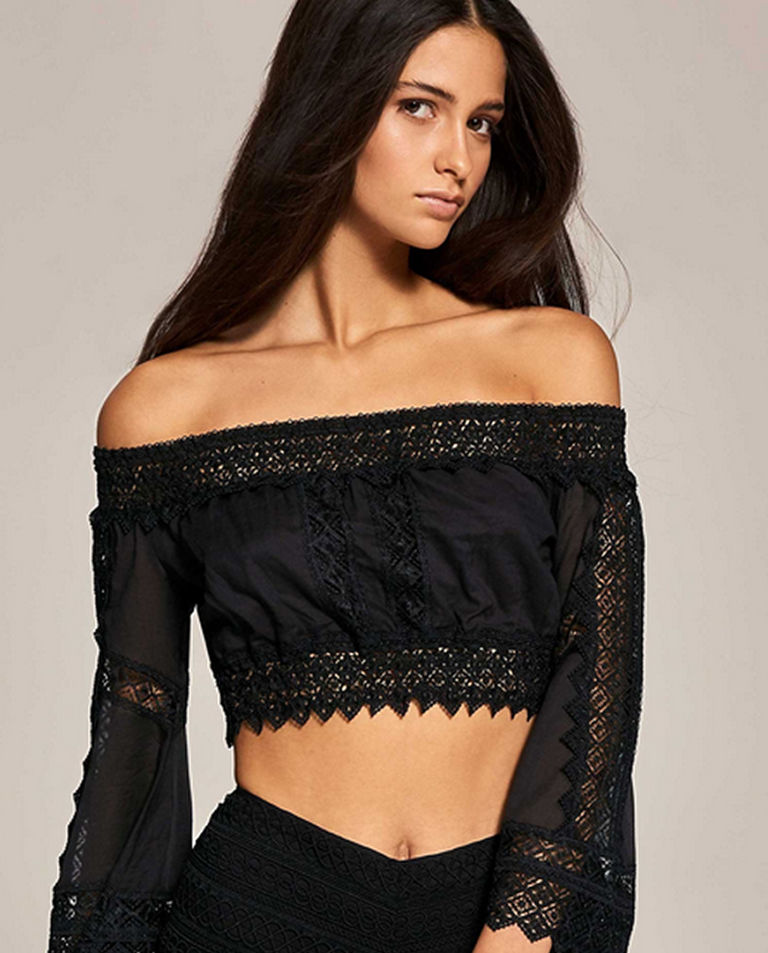 Top z odkrytymi ramionami Atria