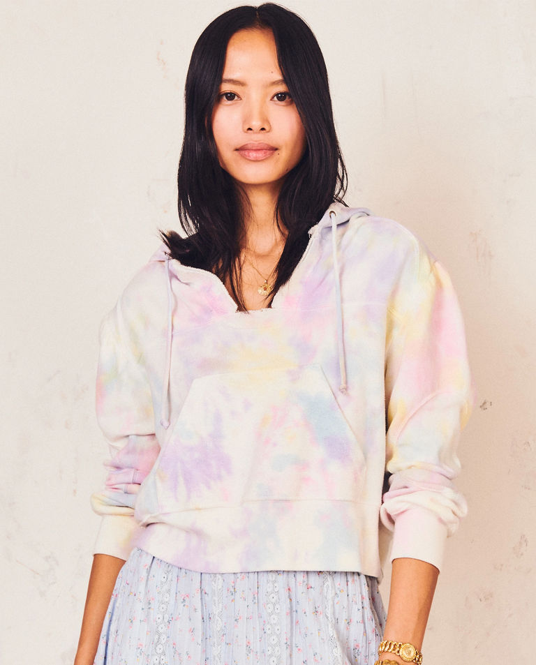 Tęczowa bluza z kapturem