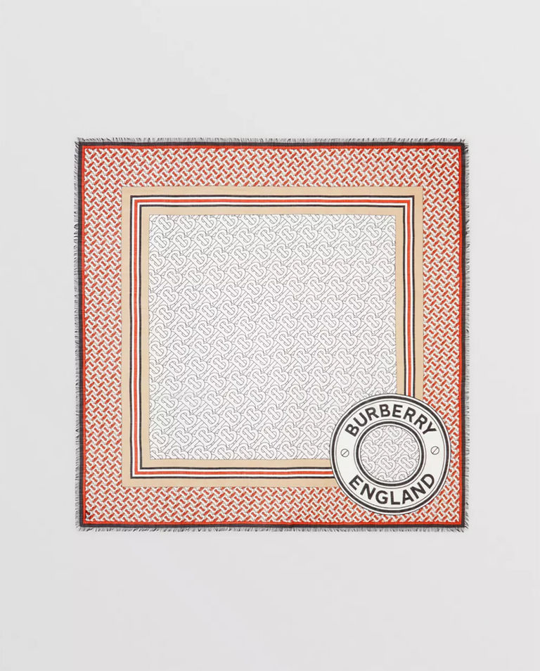 Jedwabny szal z monogramem