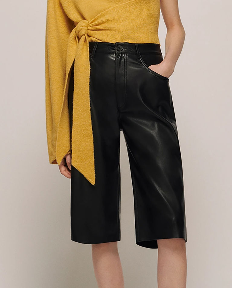 Czarne spodenki ze skóry wegańskiej Nampeyo