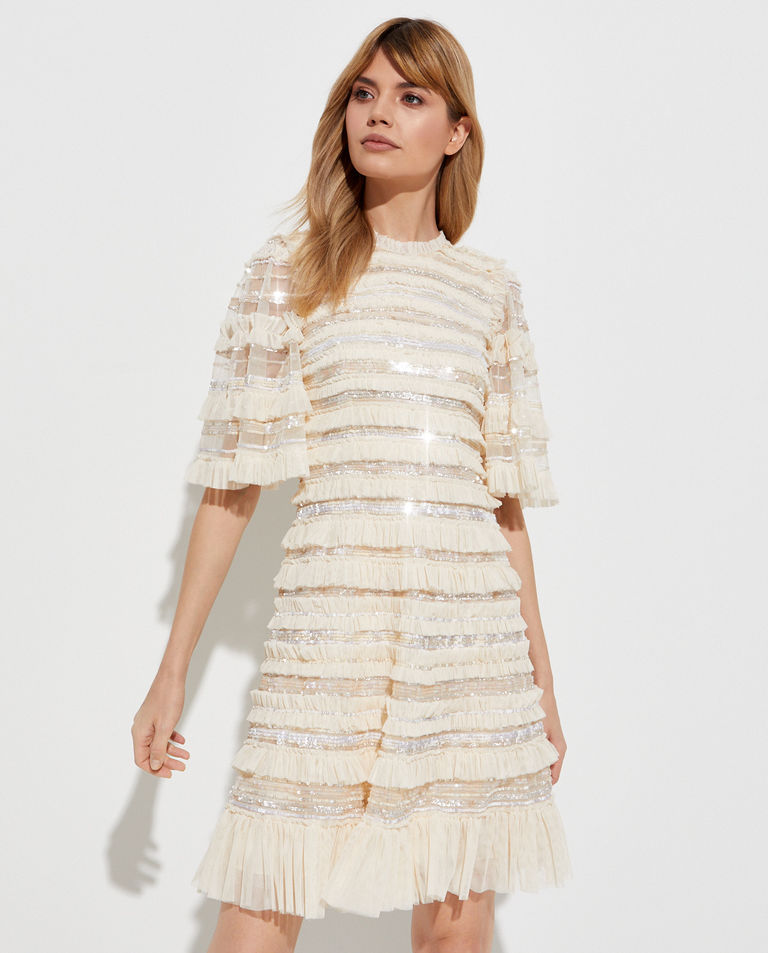 Tiulowa sukienka z falbaną Nancy