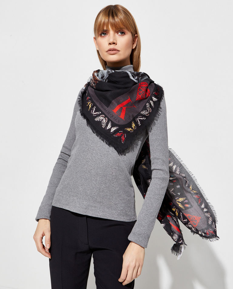 Chusta z motywem czaszki