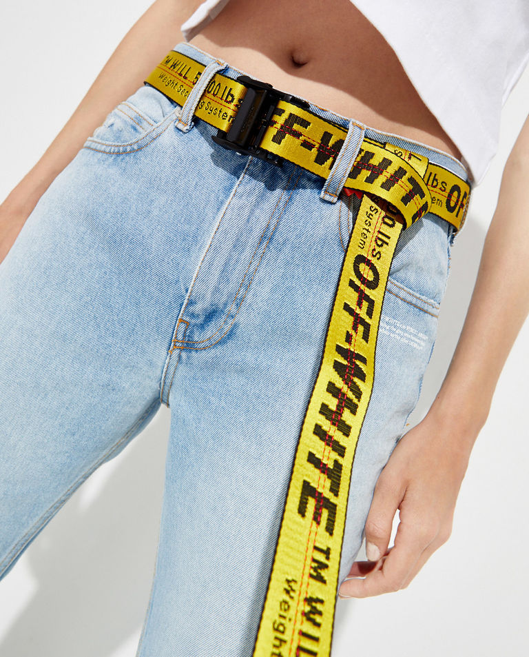 Żółty pasek o szerokości 5 cm