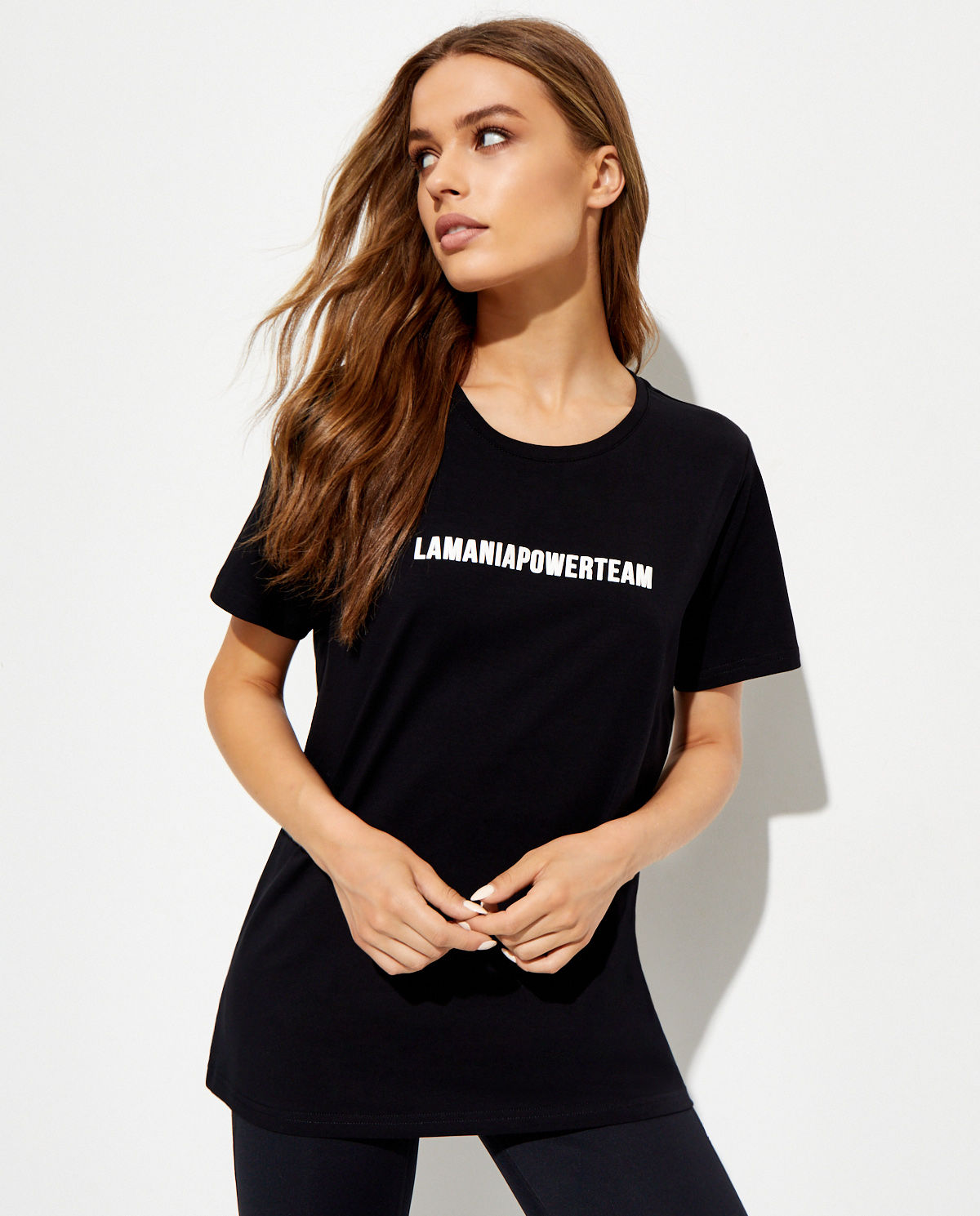 Damski Czarny t-shirt z białym nadrukiem La Mania | Moliera2.com