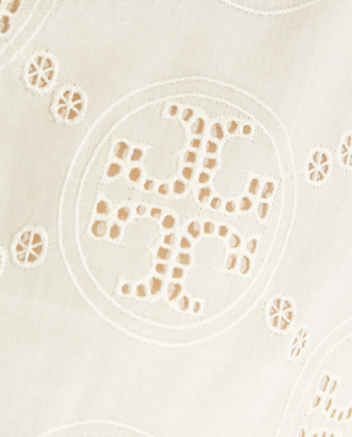 Biały t-shirt z haftowanym logo - Image #4