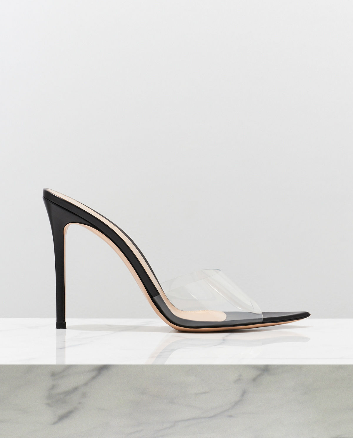 Czarne klapki z PVC - Image #1