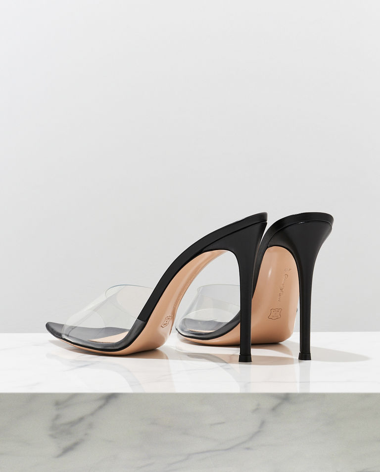 Czarne klapki z PVC - Image #2