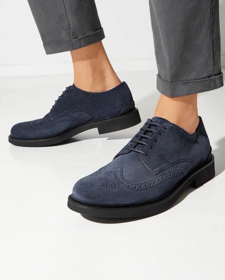 Niebieskie zamszowe derby