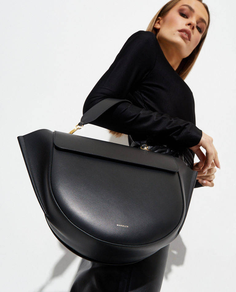 Czarna torebka Hortensia Medium