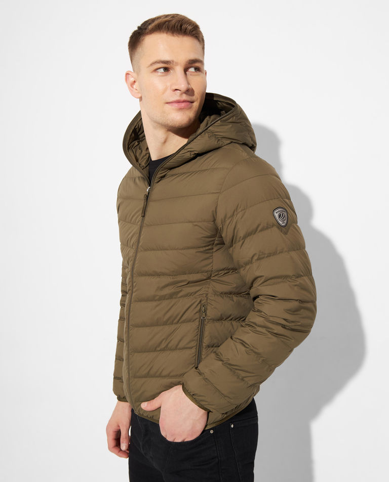 Pikowana zielona kurtka z kapturem