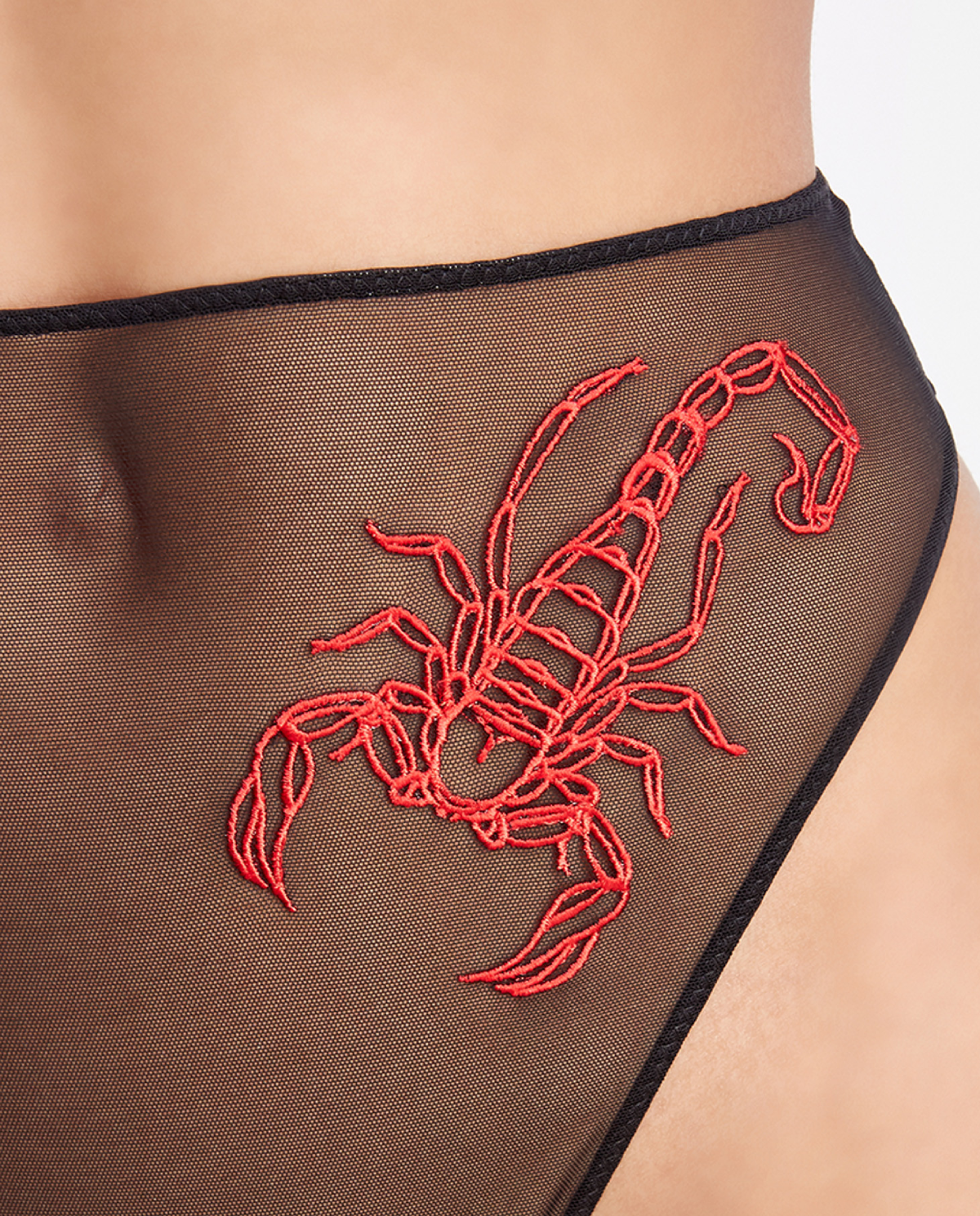 Czarne figi z czerwonym haftem Scorpio - Image #2