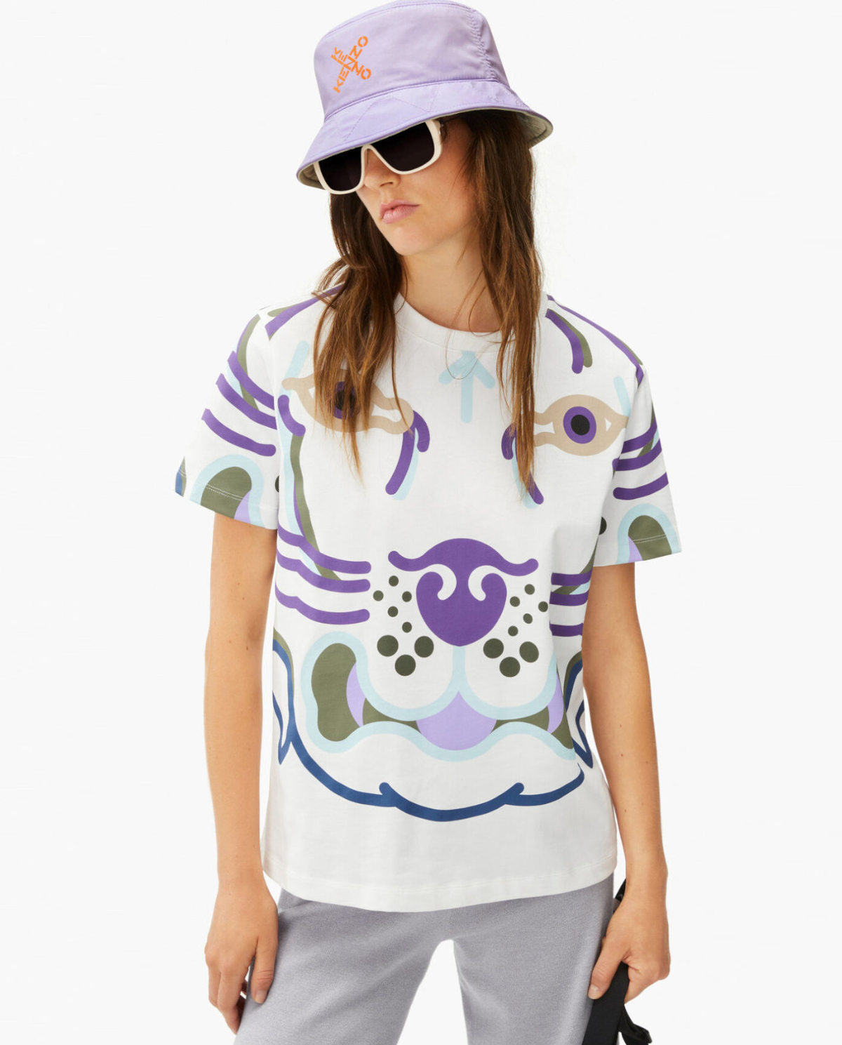 Biały t-shirt z kolorowym nadrukiem - Image #1