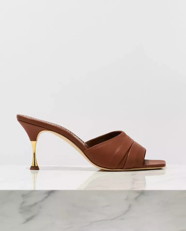 Brązowe klapki na szpilce Picoux