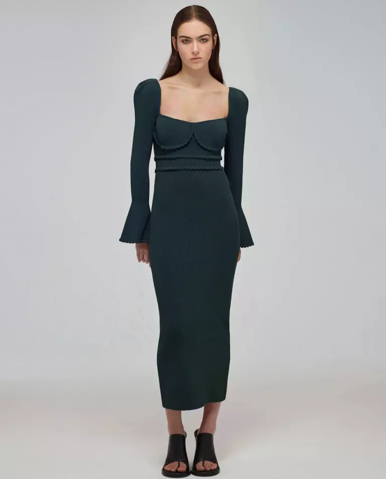 Dopasowana sukienka maxi