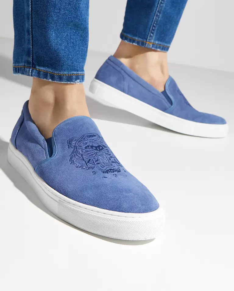 Zamszowe tenisówki z logo