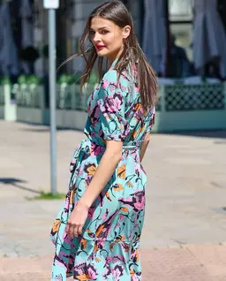 Jedwabna sukienka z falbaną - Image #1