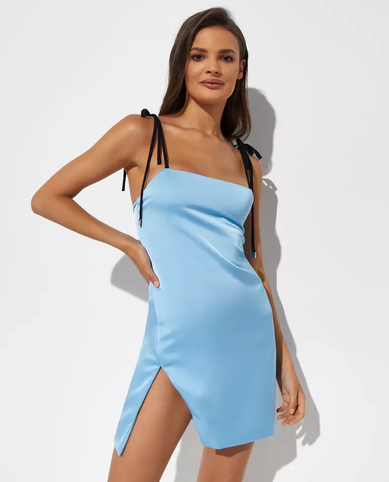 Niebieska sukienka mini