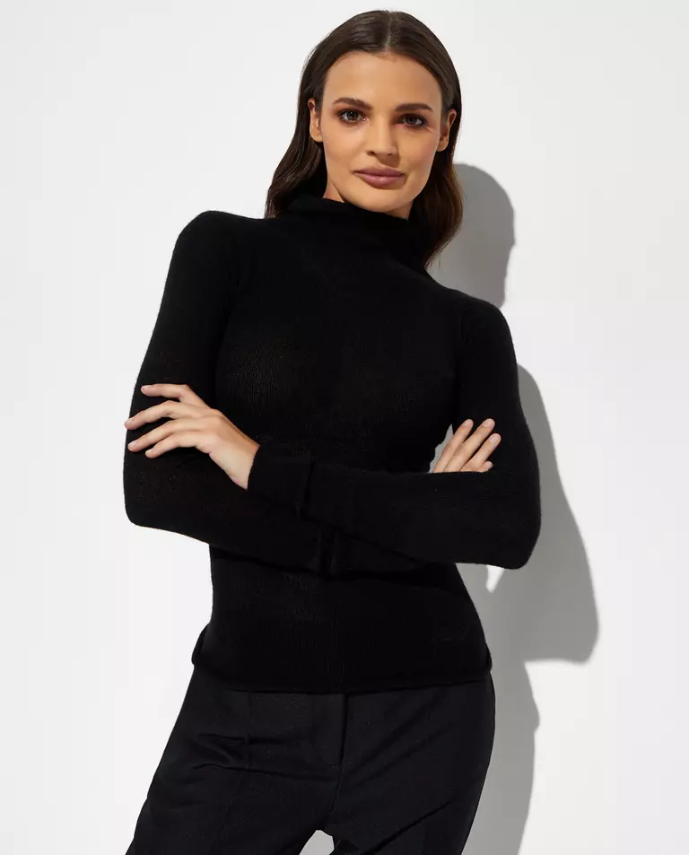 Czarny sweter z wełny i kaszmiru