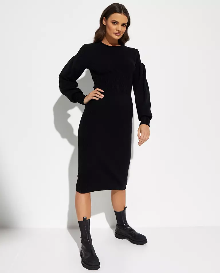 Czarna sukienka midi z wełny merino