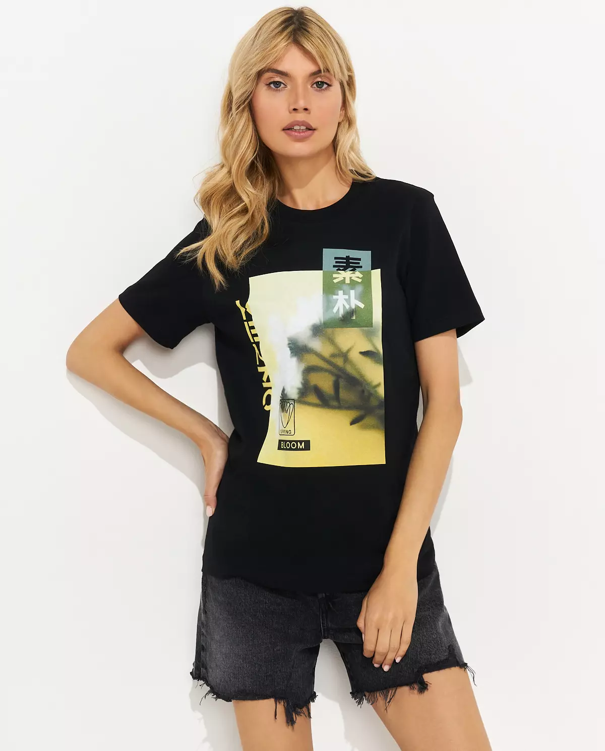 Czarny t-shirt z nadrukiem - Image #0