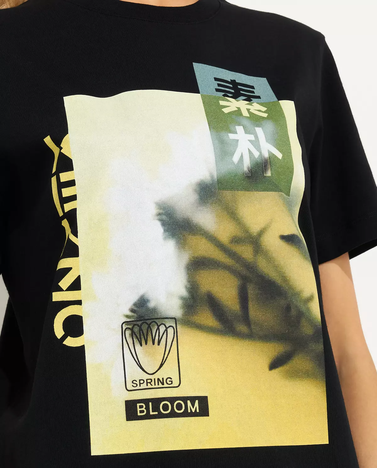 Czarny t-shirt z nadrukiem - Image #4