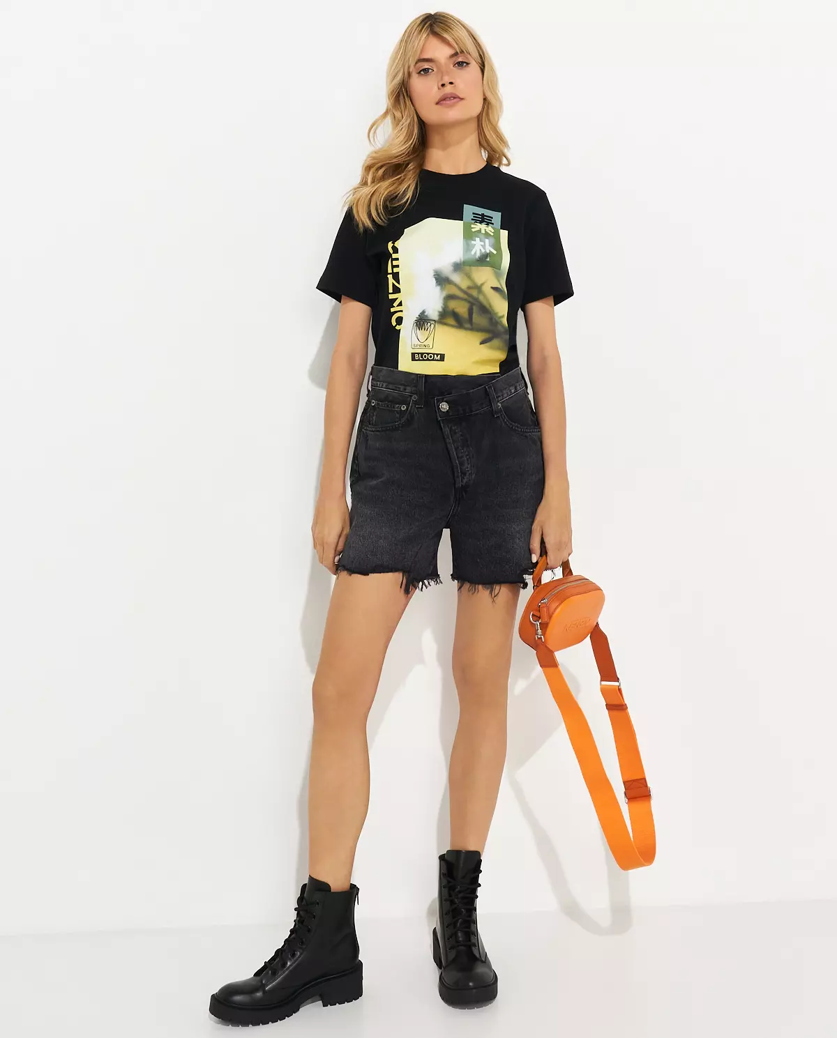 Czarny t-shirt z nadrukiem - Image #2