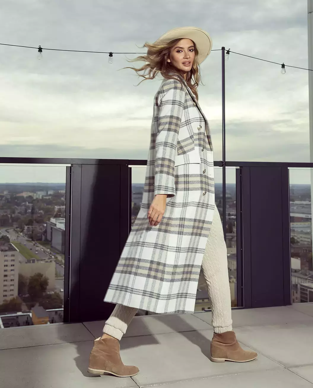 Wełniany płaszcz w kratę Oliwia - Image #0