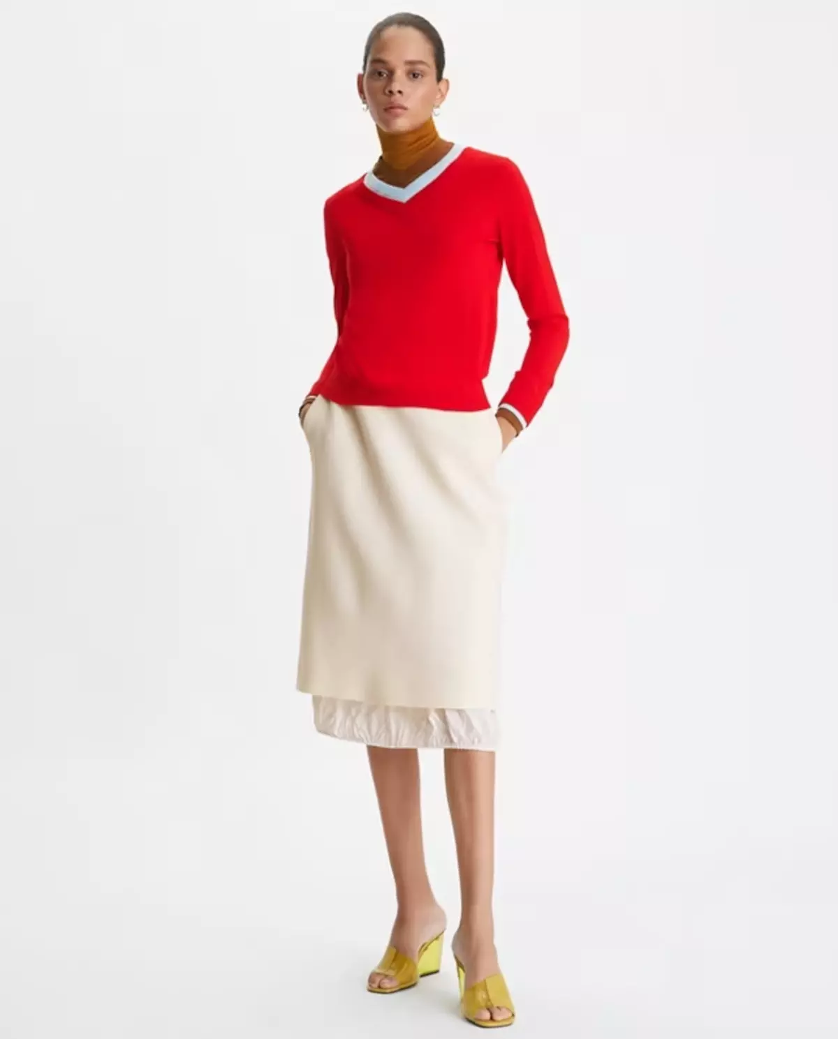 Czerwony sweter w szpic - Image #1