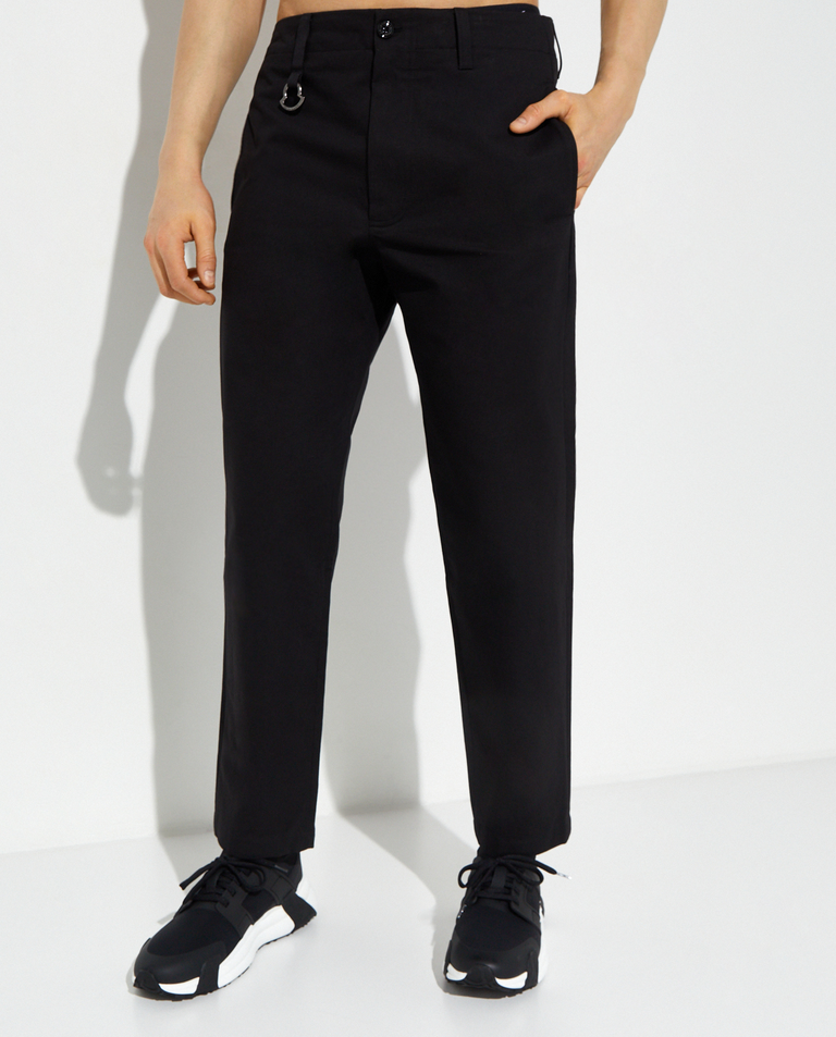 Czarne spodnie z logo