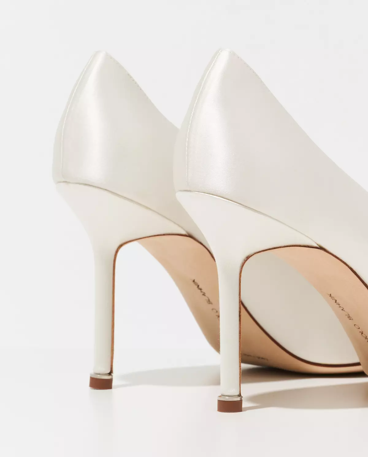 Satynowe szpilki Hangisi - Image #4