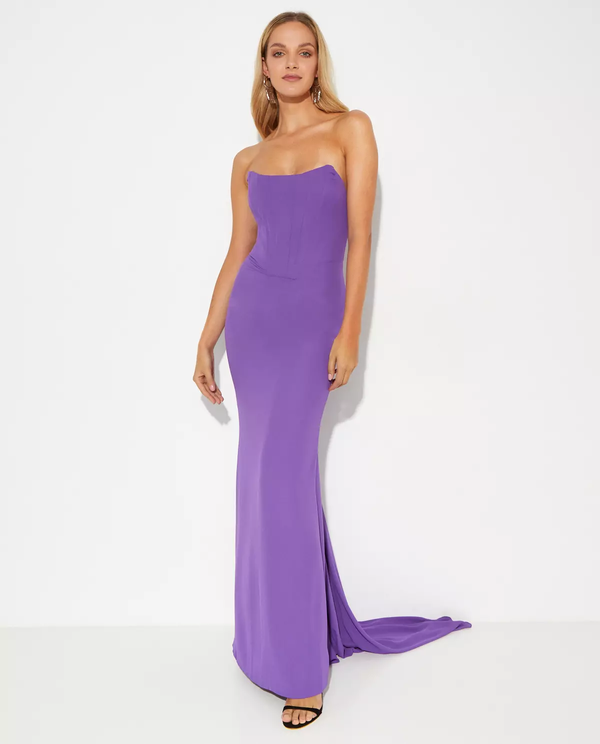 Purpurowa sukienka maxi z odkrytymi ramionami - Image #0