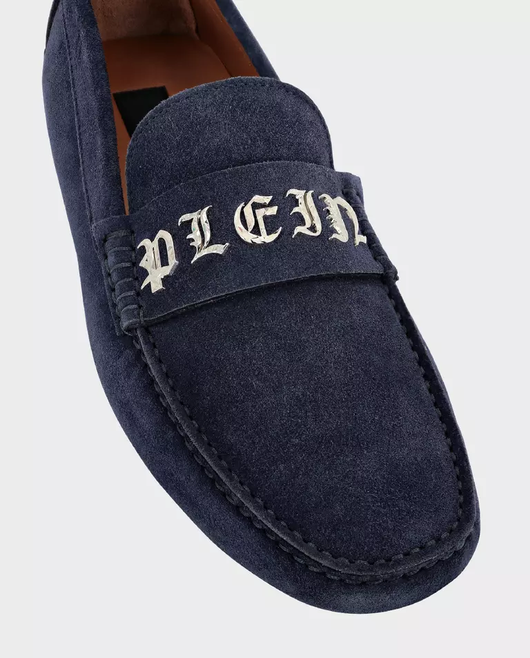 Granatowe zamszowe mokasyny z logo - Image #4