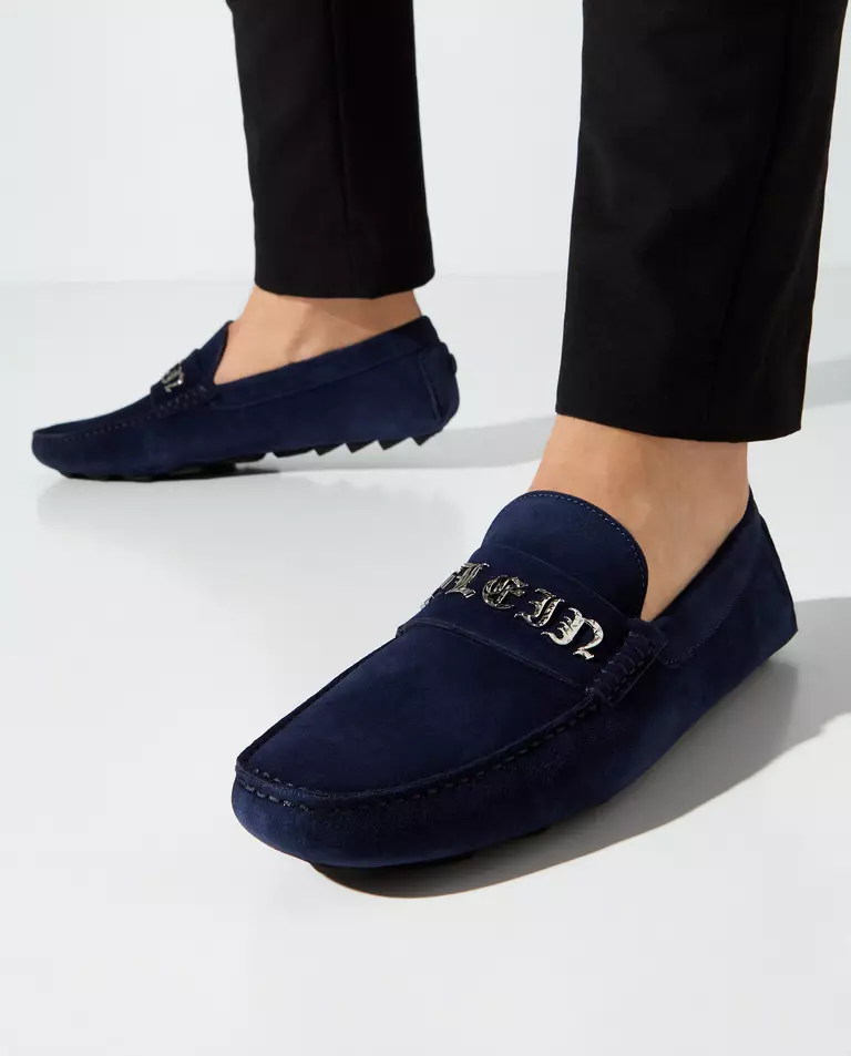 Granatowe zamszowe mokasyny z logo - Image #1