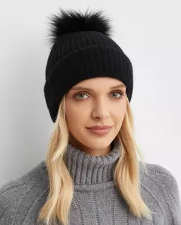 Czarna kaszmirowa czapka z pomponem - Image #1