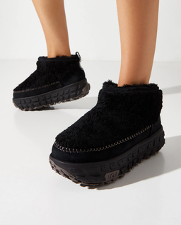 Damskie czarne śniegowce Venture Daze Ultra Mini marki UGG