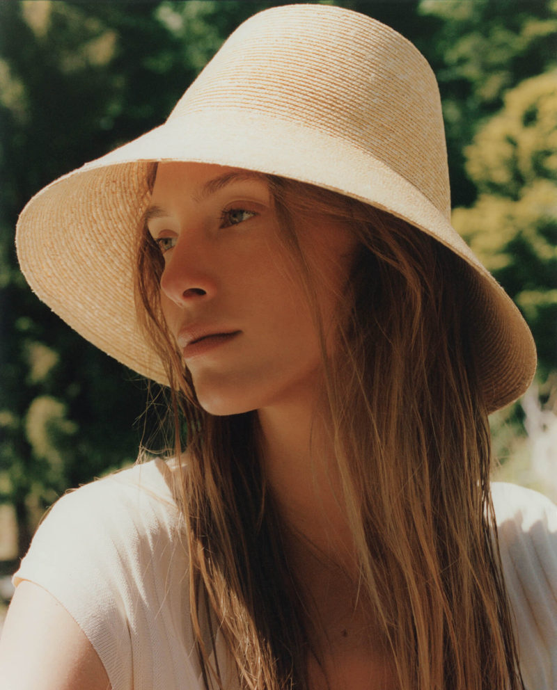 Beżowy kapelusz Bucket Hat - Image #1