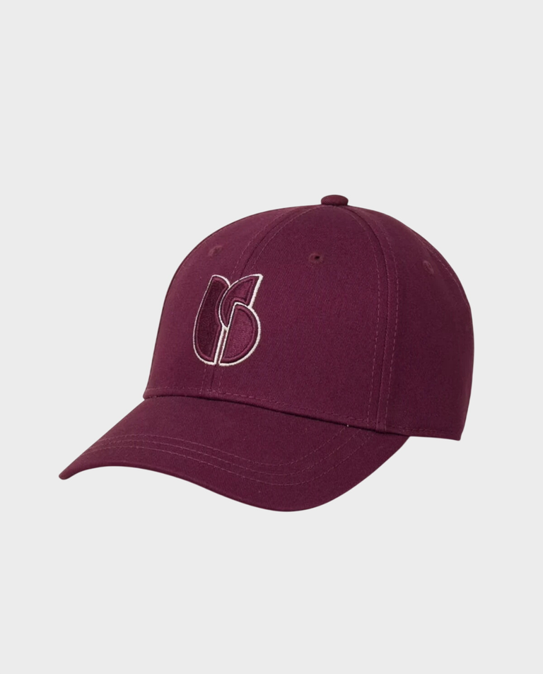 Bordowa czapka z logo