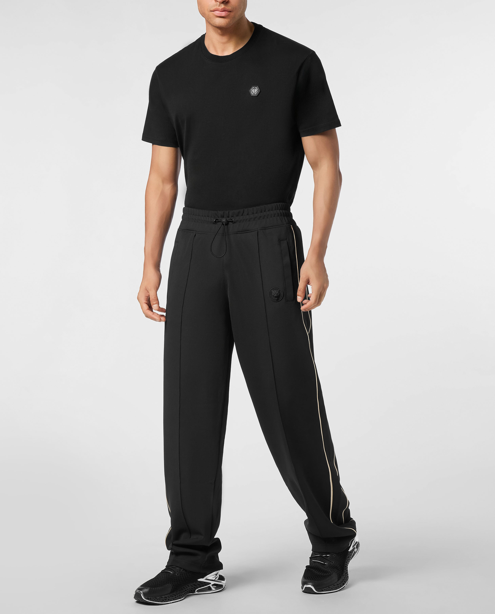 Czarne spodnie dresowe Loose Fit - Image #2