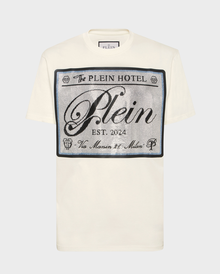 Biały t-shirt z kryształową aplikacją