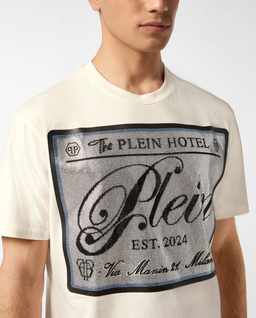 Biały t-shirt z kryształową aplikacją - Image #3