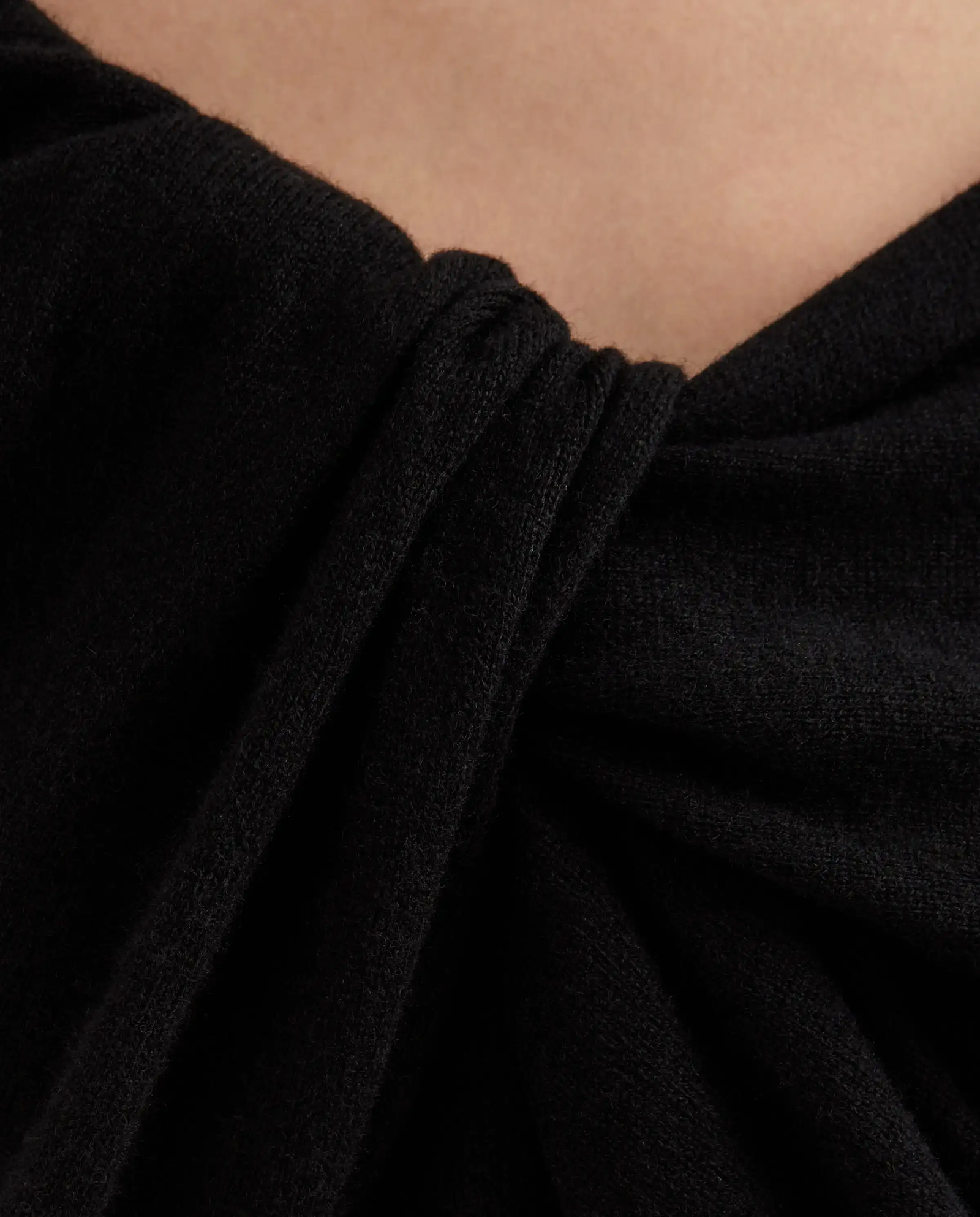 Czarny sweter z wełny i jedwabiu - Image #3
