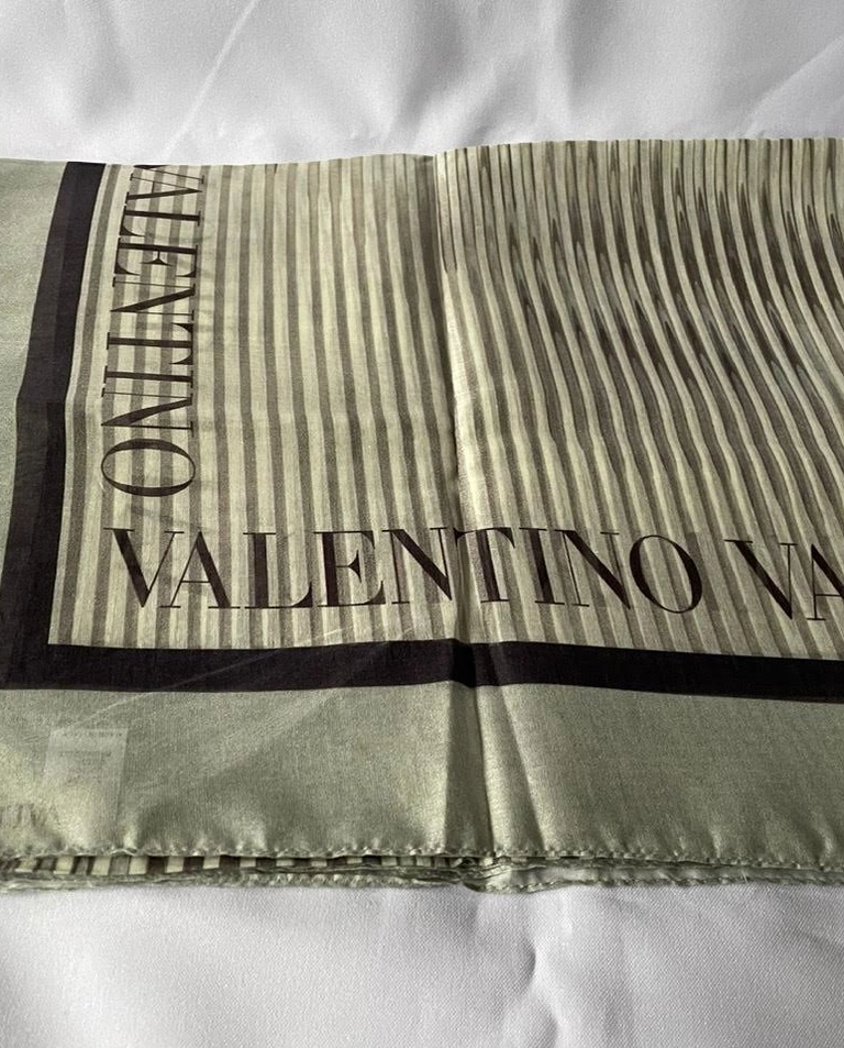 Bawełniany szal Valentino - Image #4