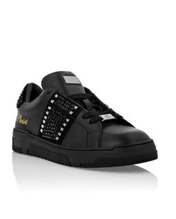 Czarne sneakersy z ćwiekami - Image #1