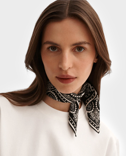 Czarna mini bandana z printem - Image #0