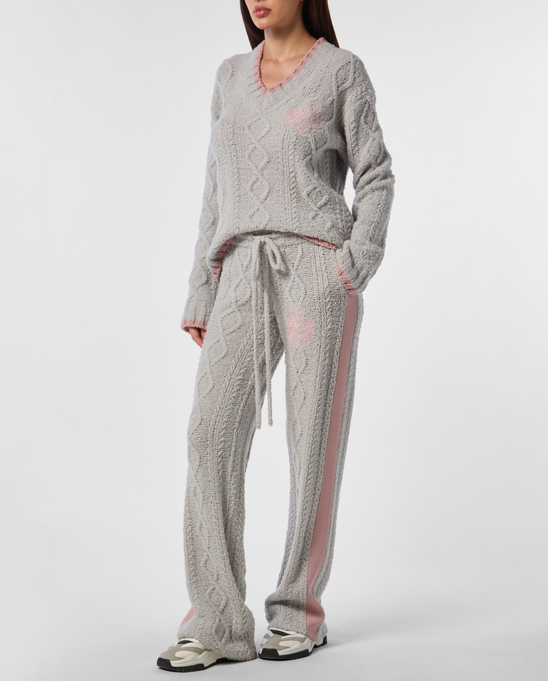 Szary dzianinowy sweter z haftem - Image #2
