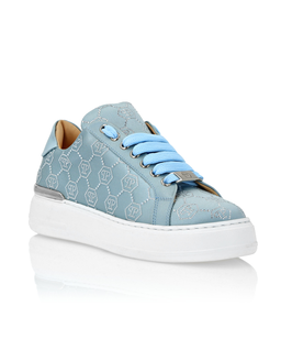 Błękitne sneakersy z ozdobnym monogramem - Image #1