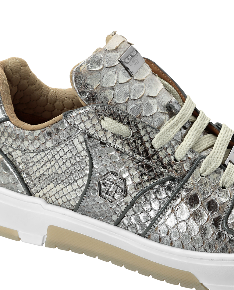 Srebrne skórzane sneakersy - Image #4