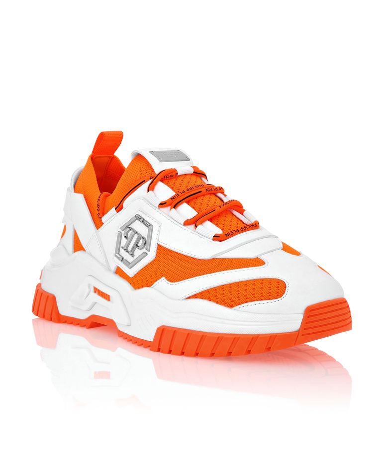 Biało-pomarańczowe skórzane sneakersy - Image #1