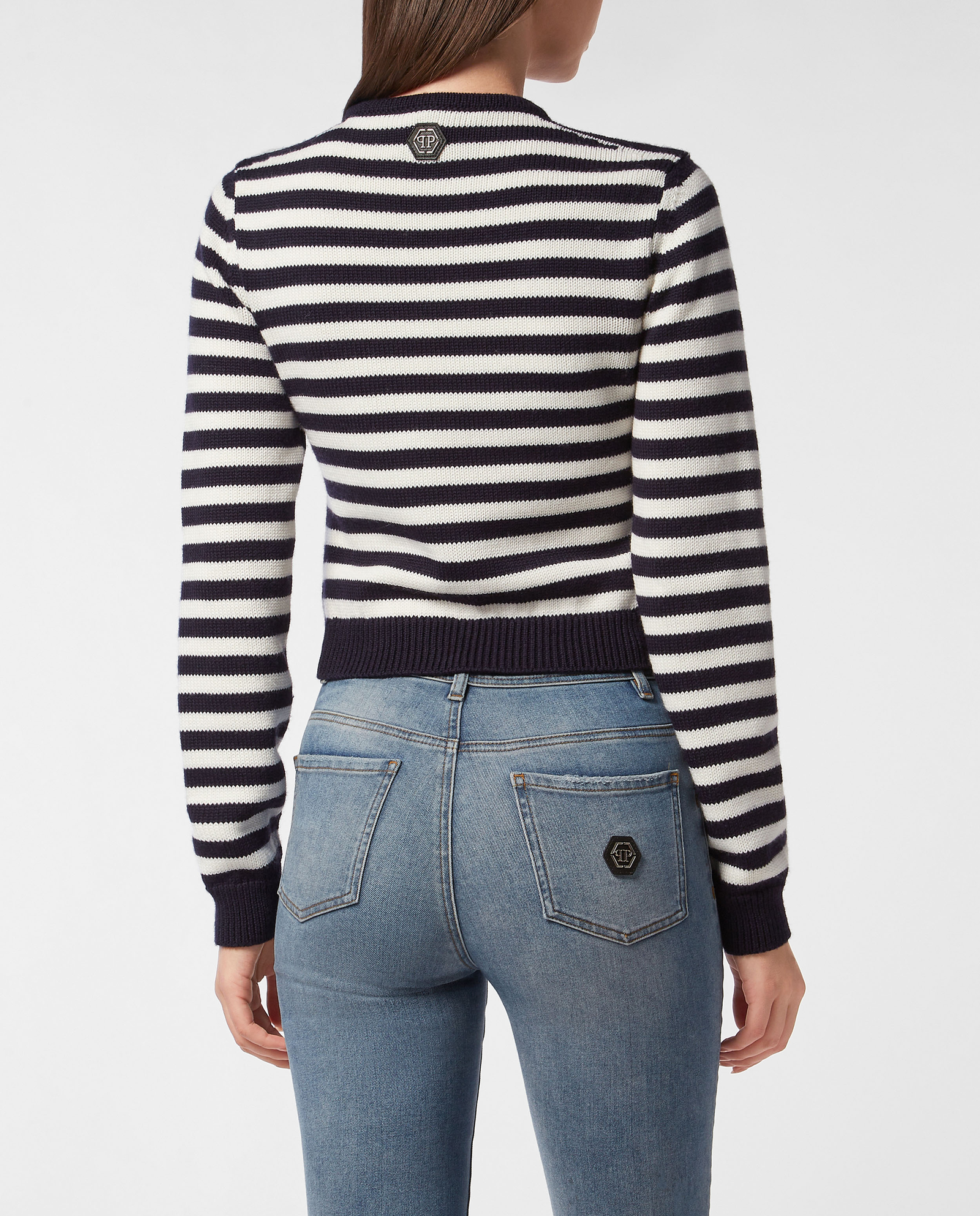 Sweter w czarno-białe paski - Image #3